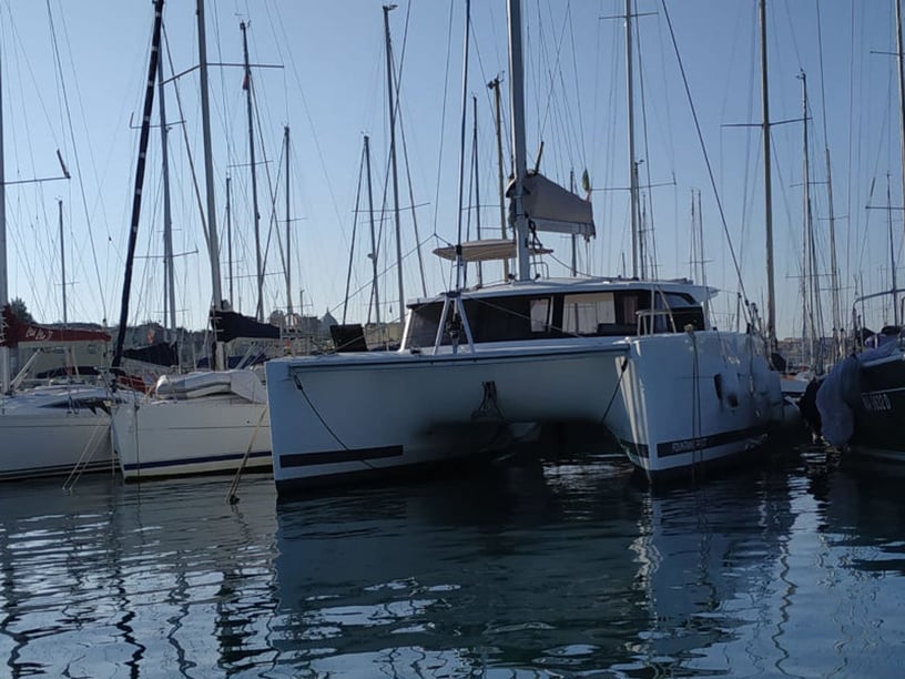 Procida Catamaran 4 cabin 10 berths 10 guests 11.73 m Listing Number: #13569