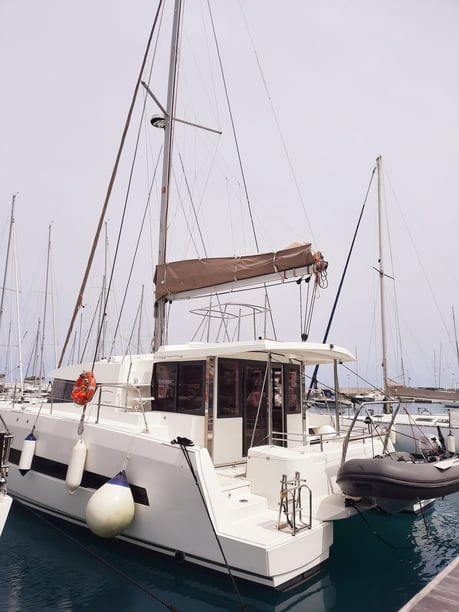 Capo d'Orlando Catamaran Cabine 4  9  slaapplaatsen 10  gasten 12.5 m Lijstnummer: #13577 5