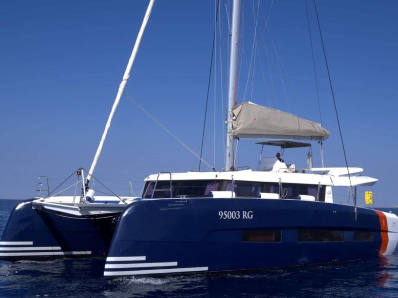 Dubrovnik Catamaran 6 cabin 12 berths 12 guests 14.7 m Listing Number: #13589