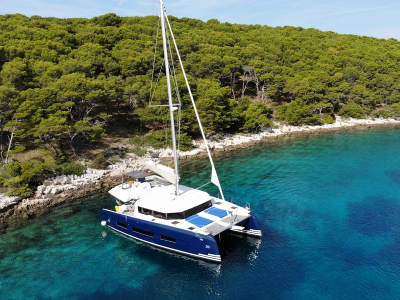 Dubrovnik Catamaran 6 cabin 12 berths 12 guests 14.7 m Listing Number: #13596