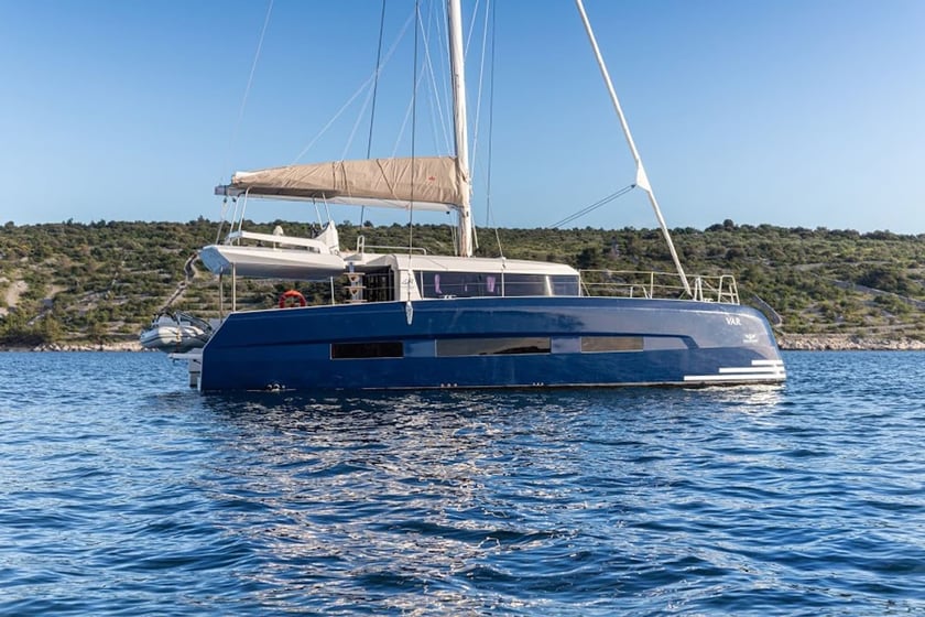 Dubrovnik Catamaran 6 cabin 12 berths 12 guests 14.7 m Listing Number: #13596 4