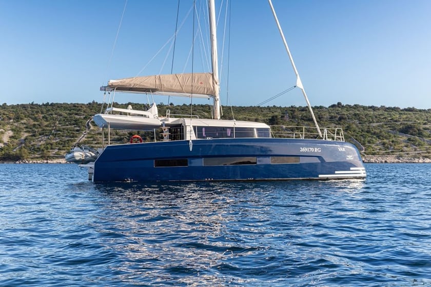 Dubrovnik Catamaran 6 cabin 12 berths 12 guests 14.7 m Listing Number: #13596 4