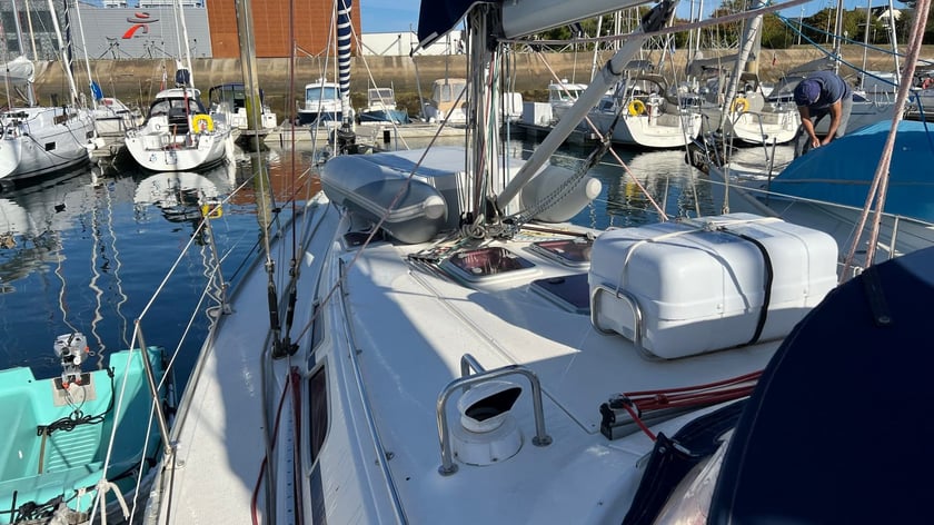 Arzon Segelboot 3 Kabine 8 Liegeplätze 8 Gäste 11.99 m Nummer des Inserats: #13631 5