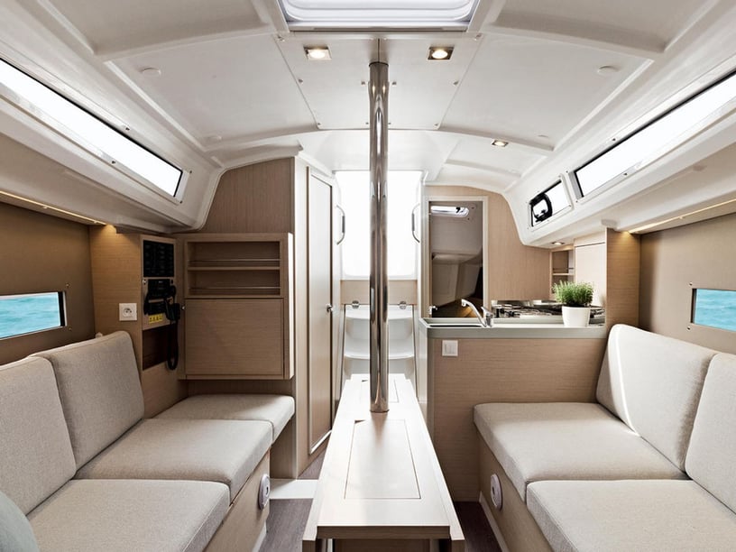 Arzon Barca a vela cabina 2  cuccette 6  6  ospiti 9.53 m Numero dell'inserzione: #13658 2