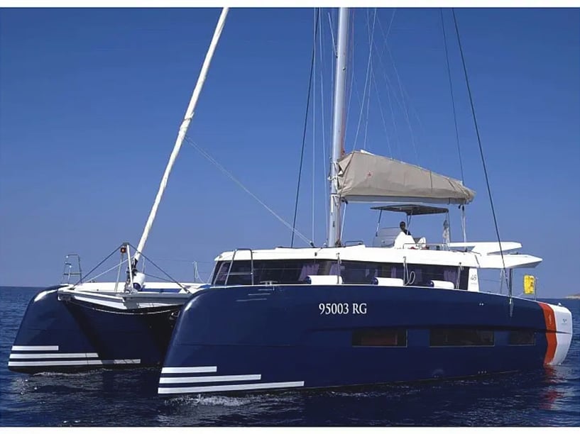 Primošten Catamarán Cabina 6  12  literas 12  invitados 14.7 m Número de anuncio: #13692