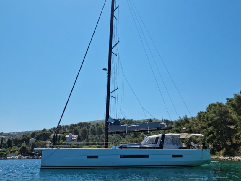 Primošten Sailboat 4 cabin 9 berths 9 guests 19.2 m Listing Number: #13737