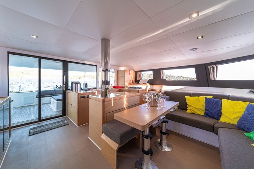 Primošten Catamaran 6 cabin 12 berths 12 guests 14.7 m Listing Number: #13746 2