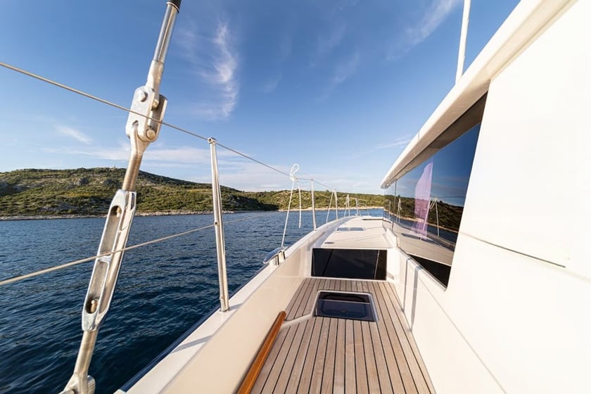 Dubrovnik Catamaran 6 cabin 12 berths 12 guests 14.7 m Listing Number: #13746 5