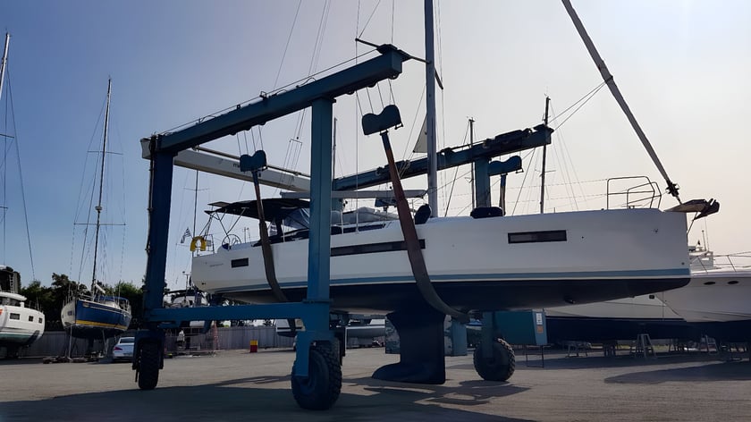 Rhodes Sailboat 6 cabin 12 berths 12 guests 14.32 m Listing Number: #13751 5