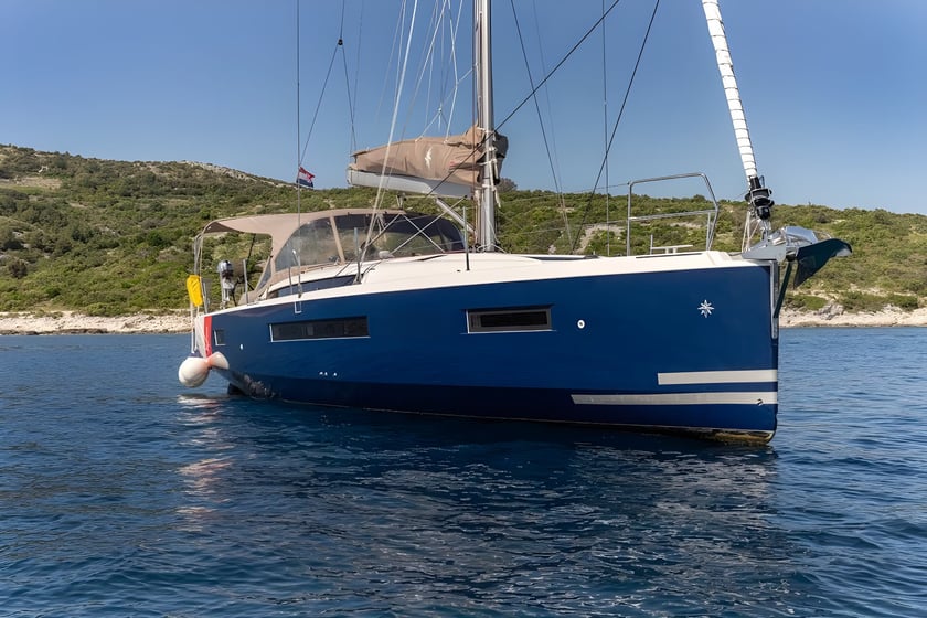 Primošten Barca a vela cabina 5  cuccette 10  10  ospiti 14.42 m Numero dell'inserzione: #13771
