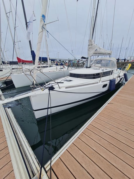 Arzon Zeilboot Cabine 2  6  slaapplaatsen 6  gasten 8.88 m Lijstnummer: #13786 3