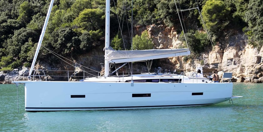 Athens Sailboat 4 cabin 8 berths 8 guests 13.24 m Listing Number: #13787 3