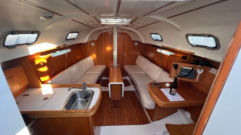 Arzon Zeilboot Cabine 2  6  slaapplaatsen 6  gasten 9.66 m Lijstnummer: #13799 4