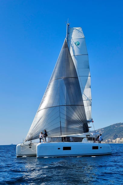 Ajaccio Catamarán Cabina 4  8  literas 8  invitados 12.94 m Número de anuncio: #13810 3