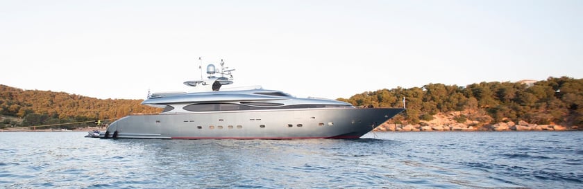 Piraeus Motor Yacht 5 cabin 12 berths 12 guests 34 m Listing Number: #13825