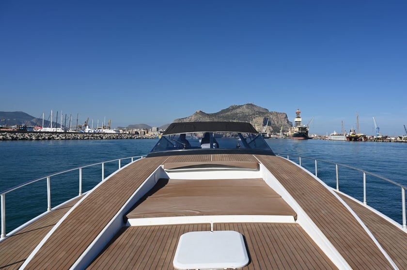 Palermo Motoryacht 3 Kabine 6 Liegeplätze 6 Gäste 23 m Nummer des Inserats: #13840 4