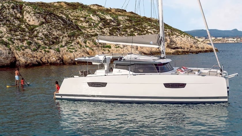 Cogolin Catamaran Cabine 4  8  slaapplaatsen 9  gasten 12.58 m Lijstnummer: #13853 4