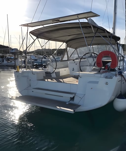 Lavrion Sailboat 6 cabin 12 berths 12 guests 15.94 m Listing Number: #13868 4