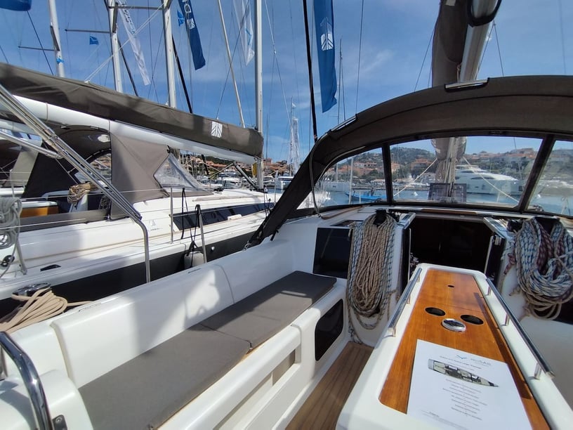 Porto Rotondo Sailboat 3 cabin 6 berths 6 guests 12.5 m Listing Number: #13892 3