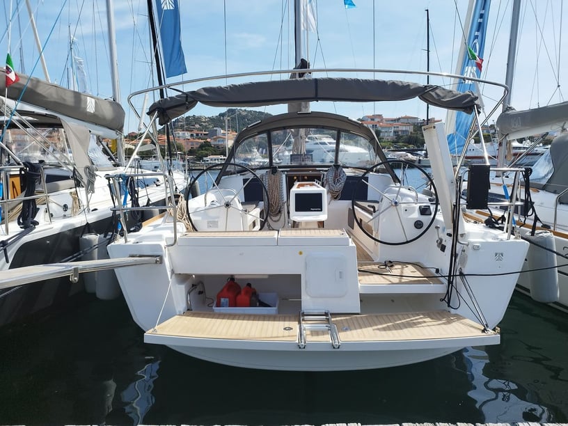 Porto Rotondo Sailboat 3 cabin 6 berths 6 guests 12.5 m Listing Number: #13892