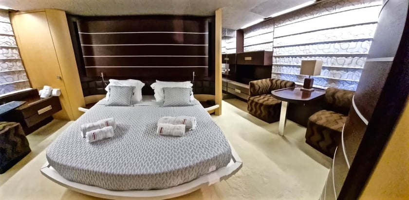 Gouvia Motoryat 4 kabin Konaklama 8 kişi Seyir 8 kişi 26.21 m İlan No: #13914 4