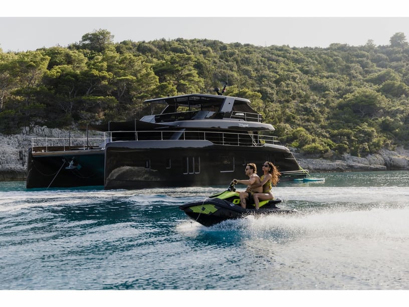 Kaštel Gomilica Catamarán Cabina 4  8  literas 14  invitados 20.95 m Número de anuncio: #13932