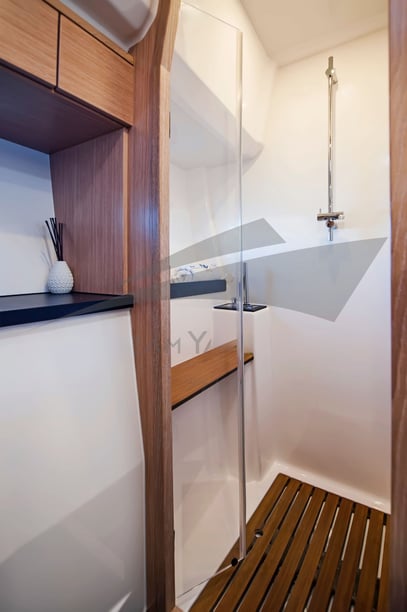 Sukošan Bateau à moteur Cabine 3  Couchettes 6  Invités 6  13.6 m Numéro de l'annonce: #13950 4
