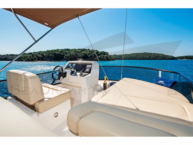 Sukošan Motorboat 3 cabin 6 berths 6 guests 13.6 m Listing Number: #13950 3