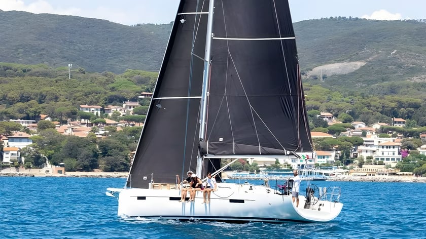 Castiglioncello Sailboat 3 cabin 8 berths 8 guests 12.5 m Listing Number: #13957