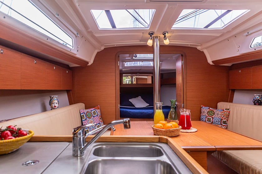 Furnari Sailboat 2 cabin 6 berths 6 guests 10.99 m Listing Number: #13972 3
