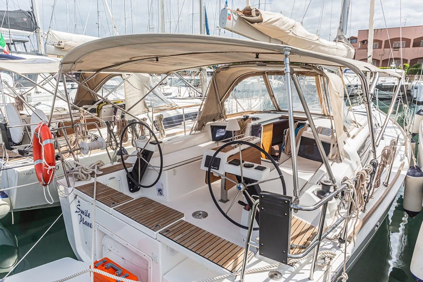 Furnari Sailboat 2 cabin 6 berths 6 guests 10.99 m Listing Number: #13972