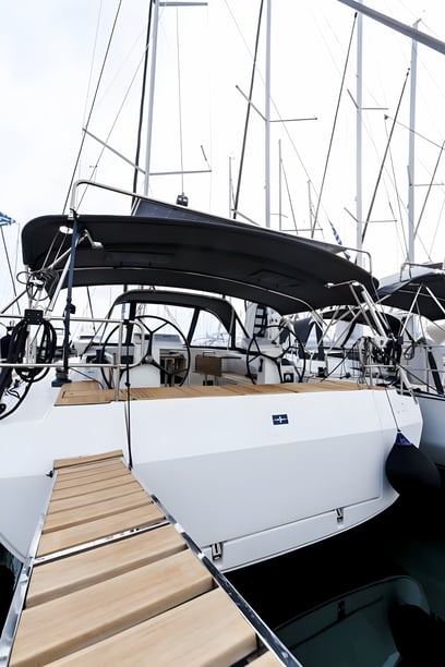 Tourlos Voilier Cabine 4  Couchettes 9  Invités 9  13.98 m Numéro de l'annonce: #13979 3