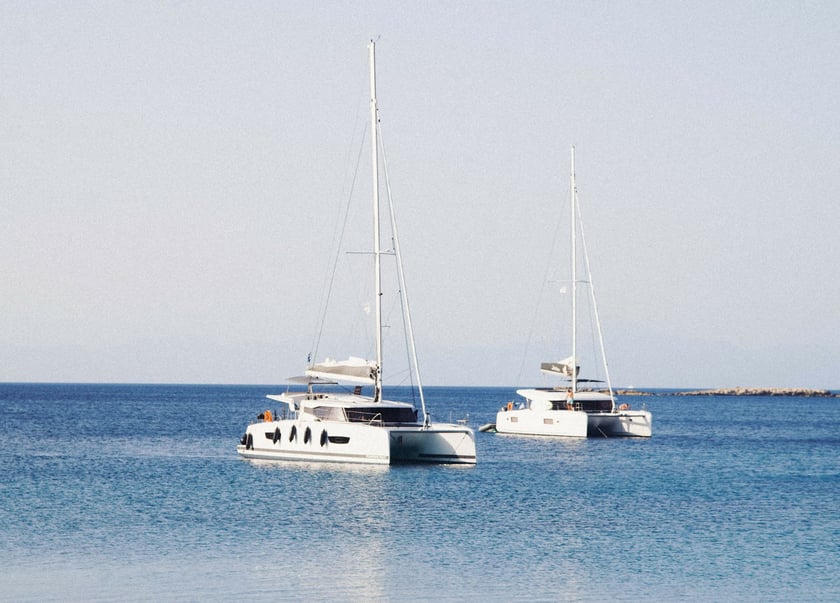 Kavala Catamarán Cabina 5  11  literas 11  invitados 11.93 m Número de anuncio: #13984