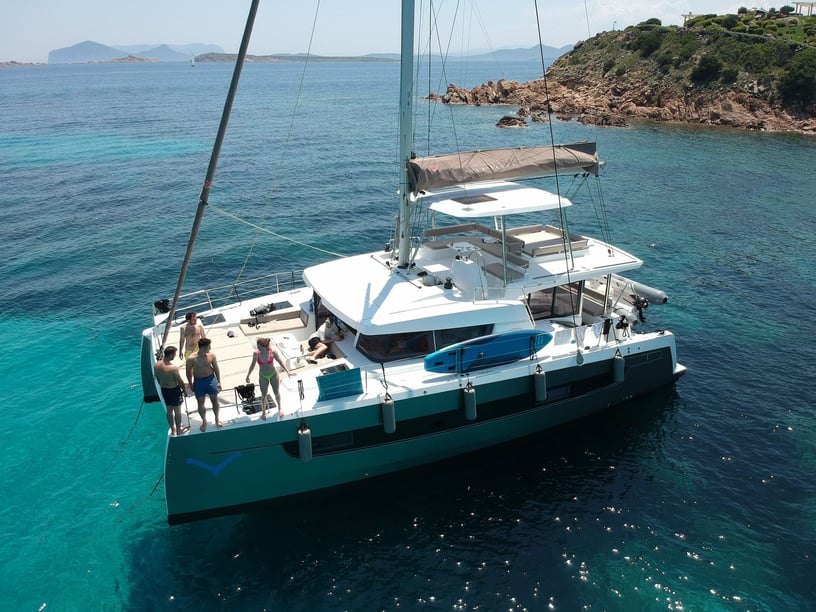 Porto Rotondo - Punta Asfodeli Catamarán Cabina 6  11  literas 11  invitados 14.32 m Número de anuncio: #14007 3