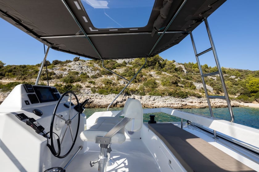 Primošten Catamaran 6 cabin 12 berths 12 guests 14.7 m Listing Number: #14014 5