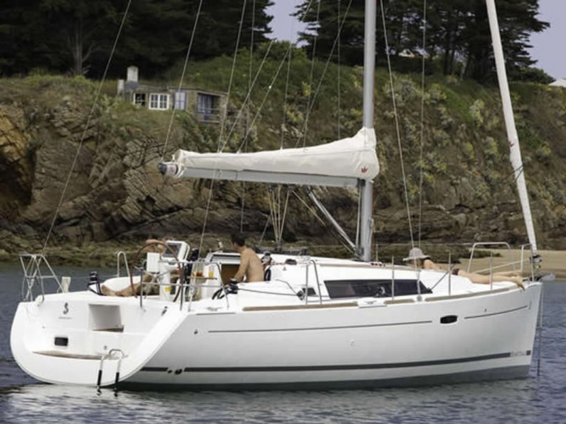 Nea Peramos - Attica Sailboat 3 cabin 8 berths 7 guests 10.34 m Listing Number: #14021 2