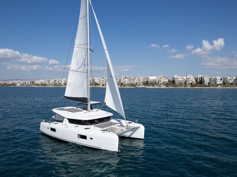 Preveza Catamarano cabina 6  cuccette 12  12  ospiti 12.8 m Numero dell'inserzione: #14030