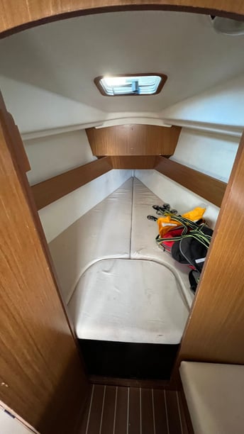 Arzon Segelboot 2 Kabine 6 Liegeplätze 6 Gäste 8.8 m Nummer des Inserats: #14042 3