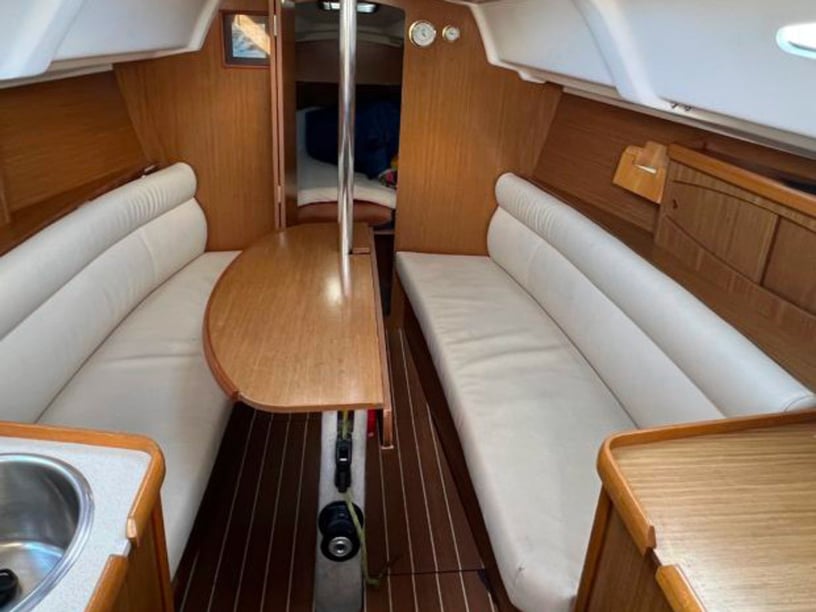 Arzon Segelboot 2 Kabine 6 Liegeplätze 6 Gäste 8.8 m Nummer des Inserats: #14042 2