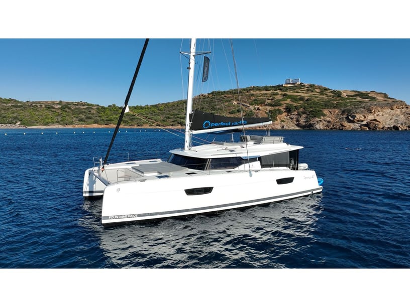 Lavrion Catamaran Cabine 5  11  slaapplaatsen 10  gasten 13.94 m Lijstnummer: #14058