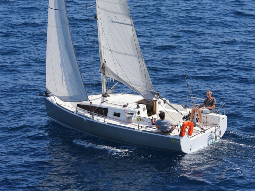 Arzon Segelboot 2 Kabine 6 Liegeplätze 6 Gäste 7.7 m Nummer des Inserats: #14059