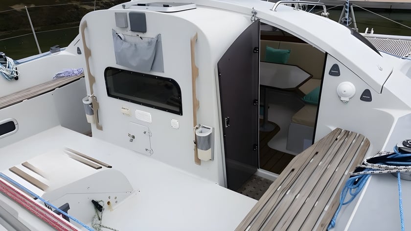 Arzon Catamaran 4 cabin 6 berths 6 guests 9.9 m Listing Number: #14065 4