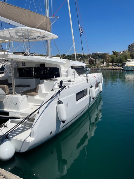 Athene Catamaran Cabine 4  10  slaapplaatsen 10  gasten 13.99 m Lijstnummer: #14080 5