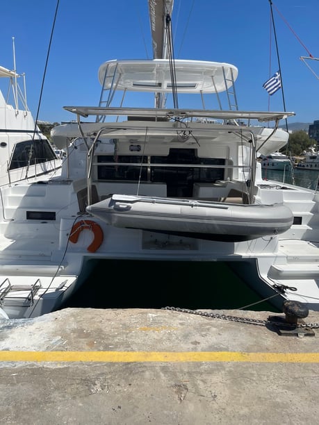 Athene Catamaran Cabine 4  10  slaapplaatsen 10  gasten 13.99 m Lijstnummer: #14080 3
