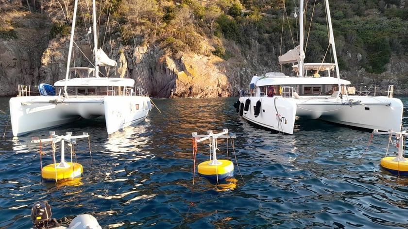 La Spezia Catamarán Cabina 6  12  literas 12  invitados 12.9 m Número de anuncio: #14081