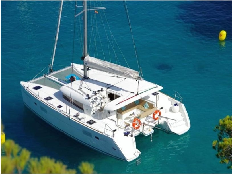 Punta Ala Catamaran 6 cabin 12 berths 12 guests 11.97 m Listing Number: #14083