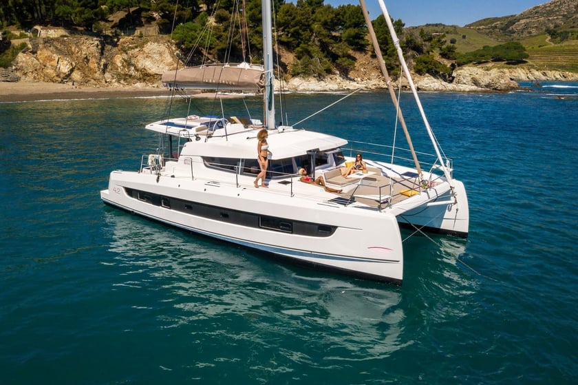 Volos Catamaran 5 cabin 10 berths 10 guests 12.85 m Listing Number: #14084