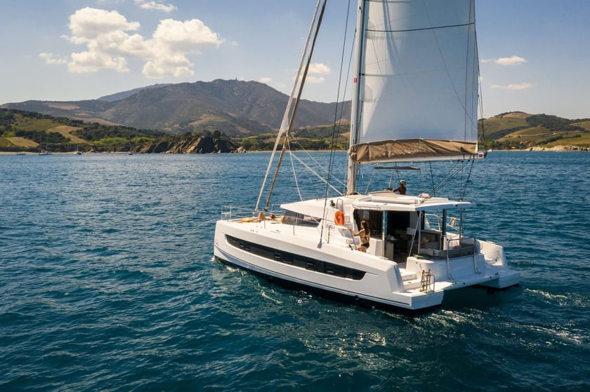 Volos Catamaran 5 cabin 10 berths 10 guests 12.85 m Listing Number: #14084 4