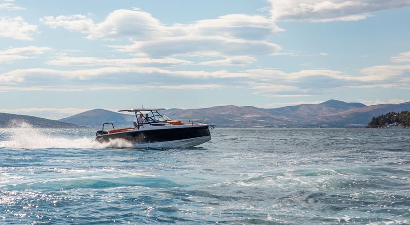 Trogir Motorboot 1 Kabine 2 Liegeplätze 2 Gäste 9.51 m Nummer des Inserats: #14093 3
