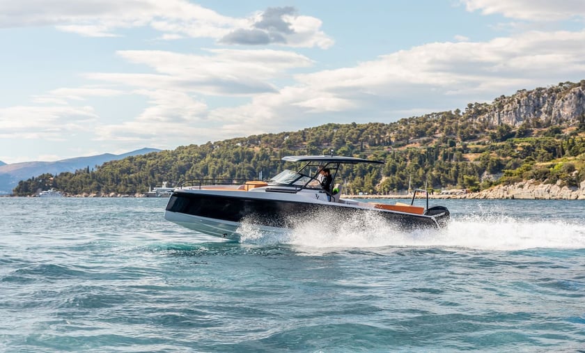Trogir Motorboot 1 Kabine 2 Liegeplätze 2 Gäste 9.51 m Nummer des Inserats: #14093 5